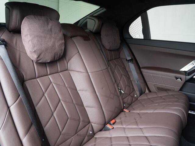 BMW 7-SERIE Sedan M760e | M Sportpakket | Innovation Pack | Connoisseur Pack | Executive Drive Pro | Executive Lounge | Driving Assistant Professional | Trekhaak