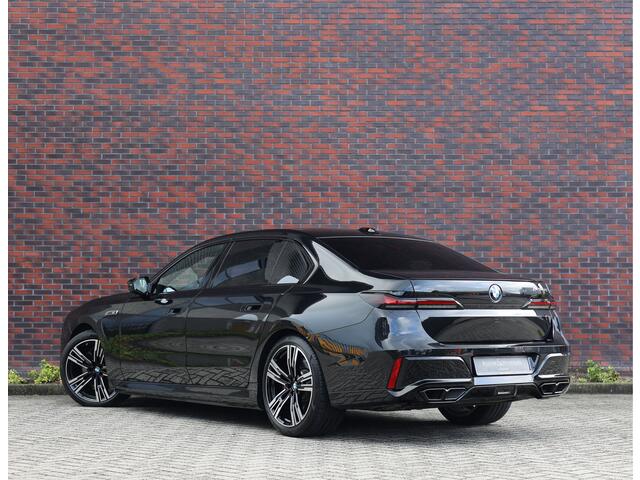 BMW 7-SERIE M760e xDrive | Sky - Executive - Lounge - Drive Pro