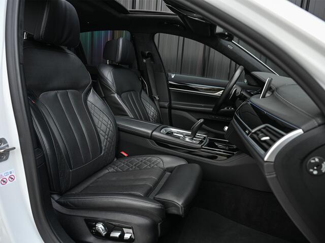 BMW 7-SERIE 745e HIGH EXECUTIVE | M-SPORT | COMFORT ACCESS | STOELMASSAGE | ACTIVE CRUISE | ALCANTARA | HEAD-UP | DISPLAY KEY | LEDER | HARMAN/KARDON | VIRTUAL COCKPIT | STUURVERWARMING | 360 CAMERA | LUCHTVERING | ACHTERASBESTURING