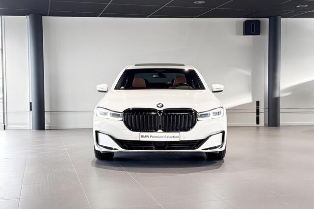 BMW 7-SERIE 750i xDrive High Executive | Glazen schuif-/kanteldak | Harman Kardon | Stoelventilatie |
