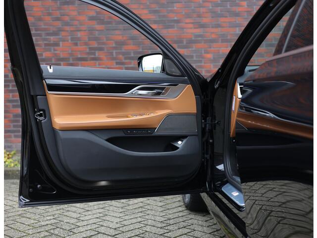 BMW 7-SERIE 745e High Executive | Nappa - Trekhaak - H&K - Laserlicht