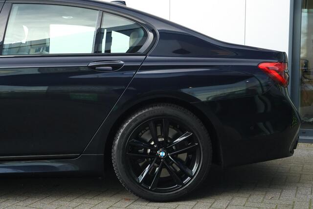 BMW 7-SERIE 750i xDrive High Executive / Pano / HUD / H&K