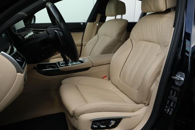 BMW 7-SERIE 750i xDrive High Executive / Pano / HUD / H&K