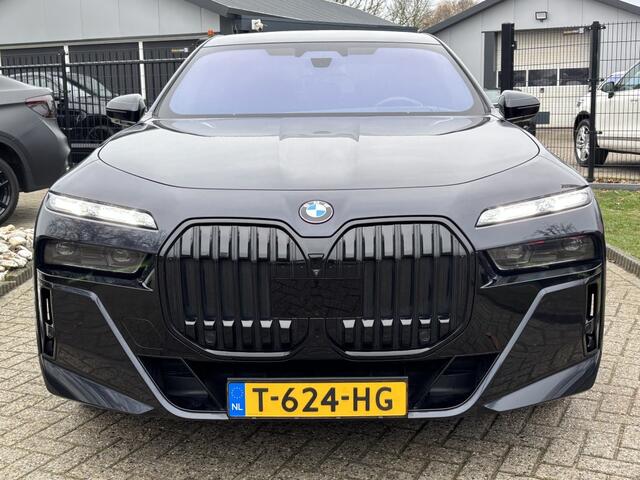 BMW 7-SERIE 740D X-Drive 2023 NL Auto BTW Theatre Screen VOL
