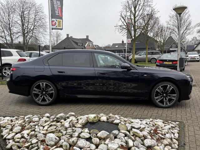 BMW 7-SERIE 740D X-Drive 2023 NL Auto BTW Theatre Screen VOL