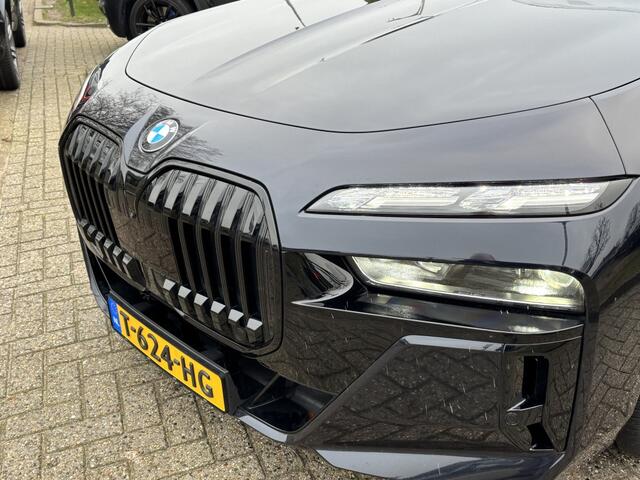 BMW 7-SERIE 740D X-Drive 2023 NL Auto BTW Theatre Screen VOL
