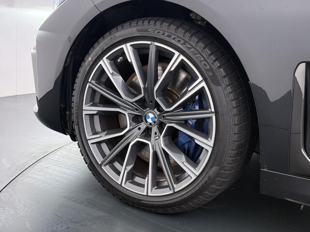 BMW 7-SERIE 740i High Executive M-Sport | Schuif-kanteldak | NAP | Bowers & Wilkins |