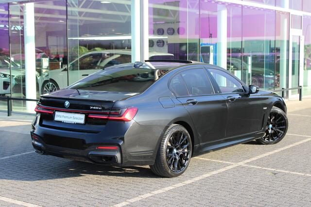 BMW 7-SERIE 745e High Executive M Sport Automaat / Schuif-kanteldak / Soft Close / Stoelventilatie / Massagefunctie / Laserlight / Bowers & Wilkins / Parking Assistant Plus / Head-Up