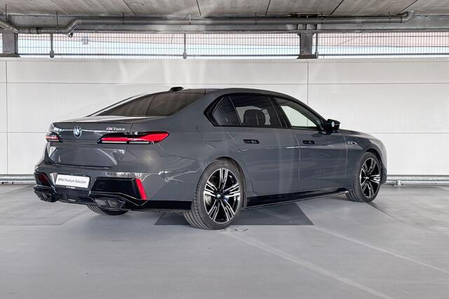 BMW 7-SERIE M760e xDrive