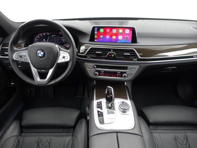 BMW 7-SERIE 745Le xDrive Individual Aut- Panoramadak, Stoelventilatie, Softclose, Achterasbesturing, Head Up, Sfeerverlichting, Memory