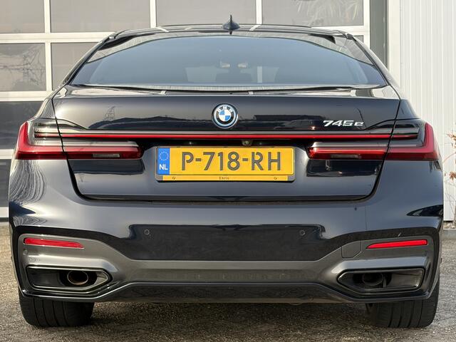 BMW 7-SERIE 745e High Executive M Sportpakket 396pk | Achterasbesturing | CoPilot Pack | Elektrisch glazen schuif-/kanteldak | Lichtmetalen velgen 20" | Rondomzicht camera | Stoel verwarming/ventilatie | Zonneschermen | Dealer onderhouden!
