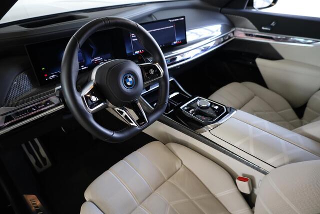 BMW 7-SERIE M760e xDrive