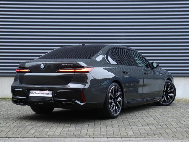 BMW 7-SERIE M760e xDrive | M Sportpakket Pro | Innovation Pack | Executive Drive Pro | Head-Up | Executive Lounge | Massage | Stoelventilatie | Driving Assistant Professional | Bowers & Wilkins | 21'' LMV | Lentevoordeeel