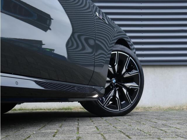 BMW 7-SERIE M760e xDrive | M Sportpakket Pro | Innovation Pack | Executive Drive Pro | Head-Up | Executive Lounge | Massage | Stoelventilatie | Driving Assistant Professional | Bowers & Wilkins | 21'' LMV | Lentevoordeeel