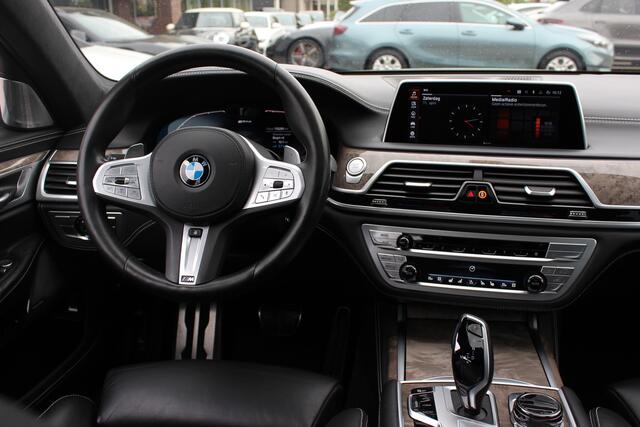 BMW 7-SERIE 745Le xDrive High Executive / Nieuwpr. ¤178.341 / Achterasbesturing / Schuifdak / 360Camera / Head-up / Softclose / Luchtvering / Nachtzicht / 20'' / Bowers&Wilkens / Volleder / Keyless / Stoelmassage / Stoelventilatie+