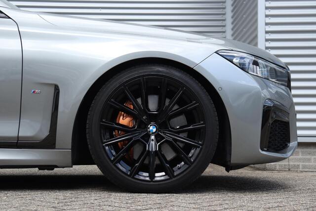 BMW 7-SERIE Sedan 745e | High Executive | M Sportpakket | Driving Assistant Professional | Parking Assistant Plus | Head-Up | Harman Kardon | Laserlight | Warmte Comfortpakket | Soft-Close | Comfort Access | 19''LMV