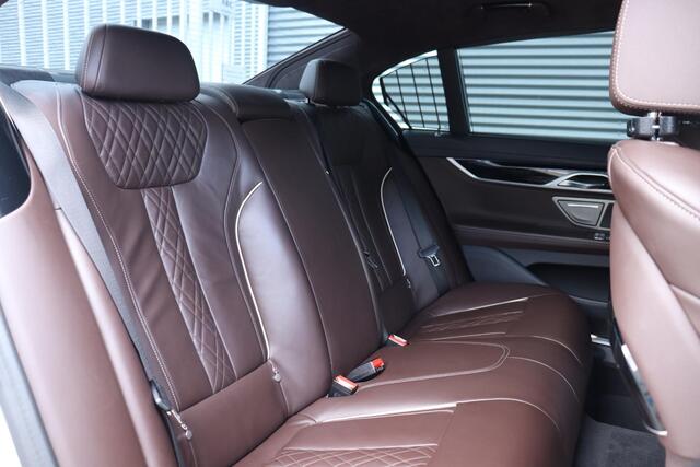 BMW 7-SERIE Sedan 745e | High Executive | M Sportpakket | Driving Assistant Professional | Parking Assistant Plus | Head-Up | Harman Kardon | Laserlight | Warmte Comfortpakket | Soft-Close | Comfort Access | 19''LMV