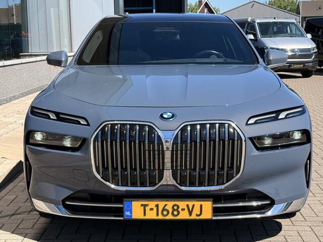 BMW 7-SERIE 750e xDrive | Bowers & Wilkins | 360 | SkyLounge | Leder | Trekhaak | Rolscherm | Achterwielbestuuring |