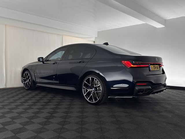 BMW 7-SERIE 745e High Executive M-Sportpack *PANO | LEATHER | LASER-LIGHT | HEAD-UP | ADAPTIVE-CRUISE | BLINDSPOT | SOFT-CLOSE | HARMAN/KARDON | NIGHT-VISION | MEMORY-PACK | DIGI-COCKPIT | KEYLESS | DAB+ | CAMERA | HEATED-COMFORTSEATS