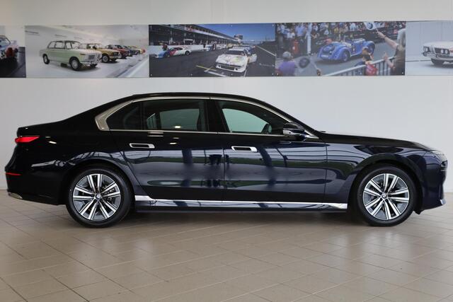 BMW 7-SERIE 750e xDrive | Stoelverwarming & Ventilatie | Head-Up Display | Massagestoelen