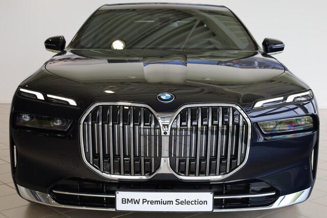 BMW 7-SERIE 750e xDrive | Stoelverwarming & Ventilatie | Head-Up Display | Massagestoelen