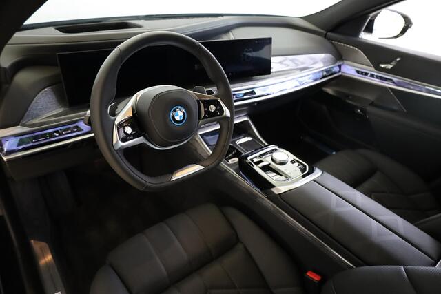 BMW 7-SERIE 750e xDrive | Stoelverwarming & Ventilatie | Head-Up Display | Massagestoelen