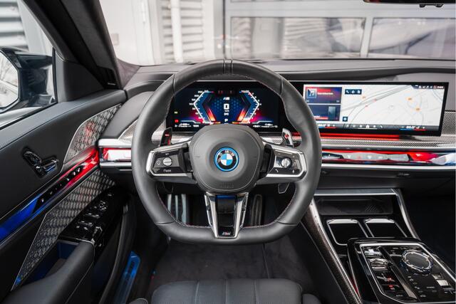BMW 7-SERIE M760e xDrive | Rear Seat Entertainment l FULL PPF | Sky Lounge | Two tone | Bowers & Wilkins