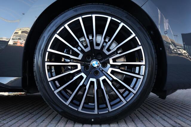 BMW 7-SERIE M760e xDrive M Sportpakket Pro | Connoisseur Pack | Executive Pack | Entertainment systeem achter | Bowers & Wilkins | Warmte comfort Pack | Innovation Pack