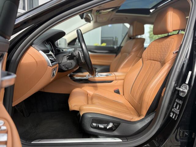 BMW 7-SERIE 740i High Executive 326pk | Achterasbesturing | Cruise control adaptief met stop&go | Dodehoek detector | Elektrisch glazen schuif-/kanteldak | Laser LED koplampen | Rondomzicht camera | Stoel ventilatie voor | Dealer onderhouden!