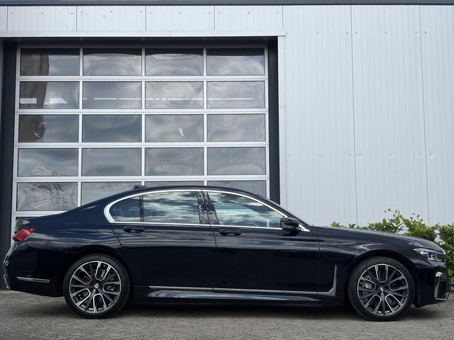 BMW 7-SERIE 745e High Executive 396pk | M Sportpakket | Achterasbesturing | Cruise control adaptief met stop&go en stuurhulp | Dab | Harman/Kardon Sound | Lichtmetalen velgen 20" | Rondomzicht camera | Voorstoel(en) met massagefunctie | Dealer onderhouden!