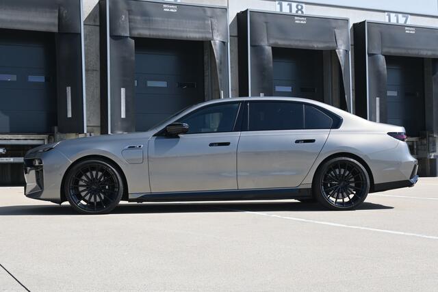 BMW 7-SERIE M760e xDrive