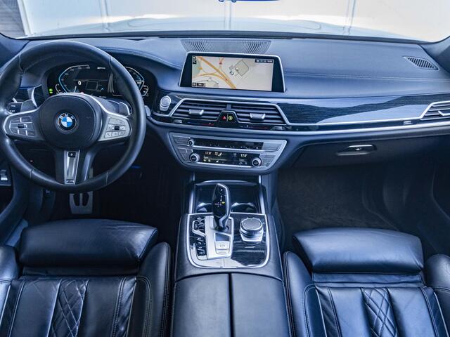 BMW 7-SERIE Sedan 745e | High Executive | M Sportpakket | Driving Assistent | Head-Up Display | BMW Laserlicht | Comfortstoelen | 19 inch