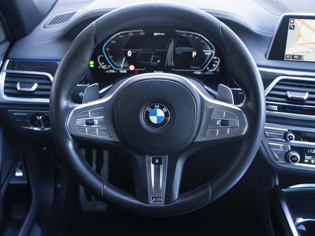BMW 7-SERIE Sedan 745e | High Executive | M Sportpakket | Driving Assistent | Head-Up Display | BMW Laserlicht | Comfortstoelen | 19 inch