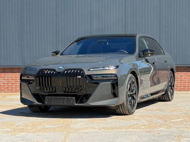 BMW 7-SERIE M760e xDrive M-Sport Skylounge Bowers en Wilkins