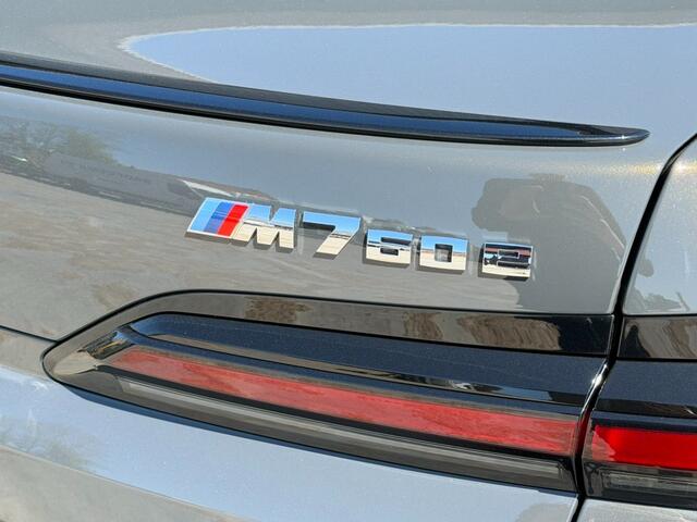 BMW 7-SERIE M760e xDrive M-Sport Skylounge Bowers en Wilkins