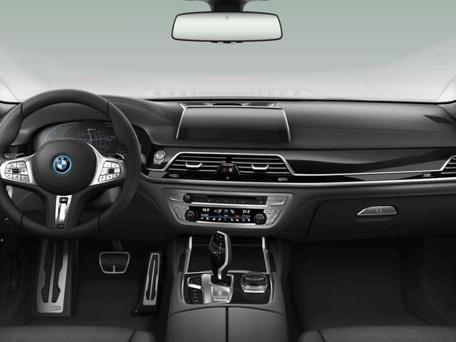 BMW 7-SERIE 745e M-Sport | Bowers Wilkins | Individual leder | Schuifdak