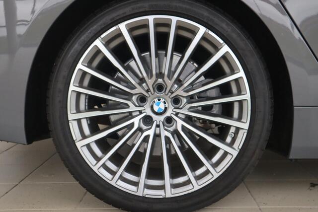 BMW 7-SERIE Limousine 745Le xDrive High Executive | Integral Active Steering | BMW Personal CoPilot Pack | Soft-Close | Driving Assistant Professional | Harman Kardon Surround Sound Systeem
