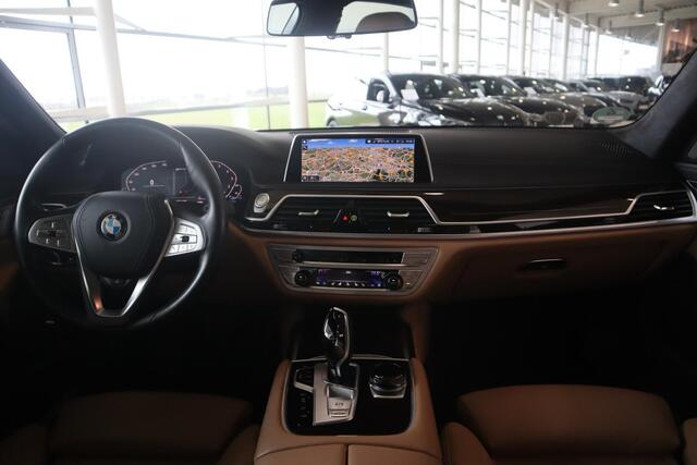BMW 7-SERIE Limousine 745Le xDrive High Executive | Integral Active Steering | BMW Personal CoPilot Pack | Soft-Close | Driving Assistant Professional | Harman Kardon Surround Sound Systeem