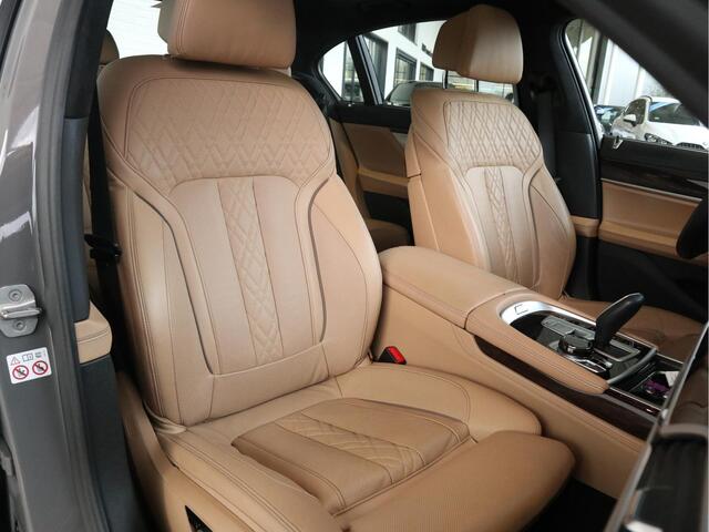 BMW 7-SERIE Limousine 745Le xDrive High Executive | Integral Active Steering | BMW Personal CoPilot Pack | Soft-Close | Driving Assistant Professional | Harman Kardon Surround Sound Systeem
