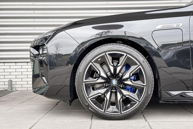BMW 7-SERIE M760e xDrive