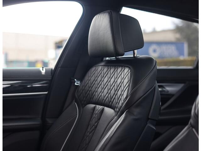BMW 7-SERIE M760Li xDrive | Skylounge - M Driver's Pack - HUD