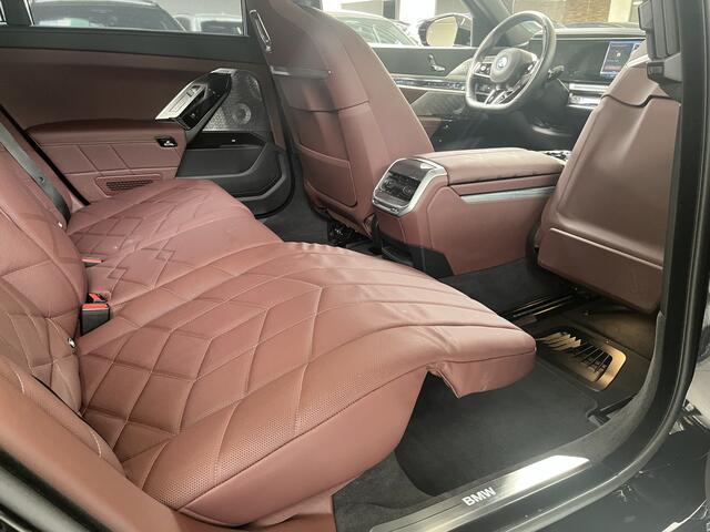 BMW 7-SERIE 750e xDrive | Executive Lounge | SkyLounge | Elektrisch openen en sluiten portieren | Rear-seat Entertainment Experience | Kristal koplampen | Massage/Ventilatie v+a