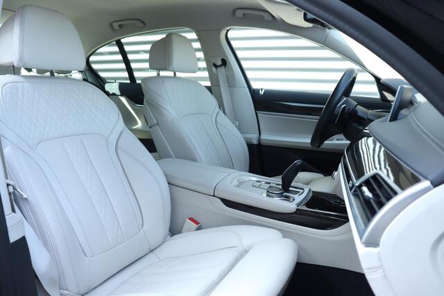 BMW 7-SERIE Sedan 745e | High Executive | Harman Kardon | Parking Assistant Plus | Head-Up | Laserlight | Soft-Close | 19''LMV
