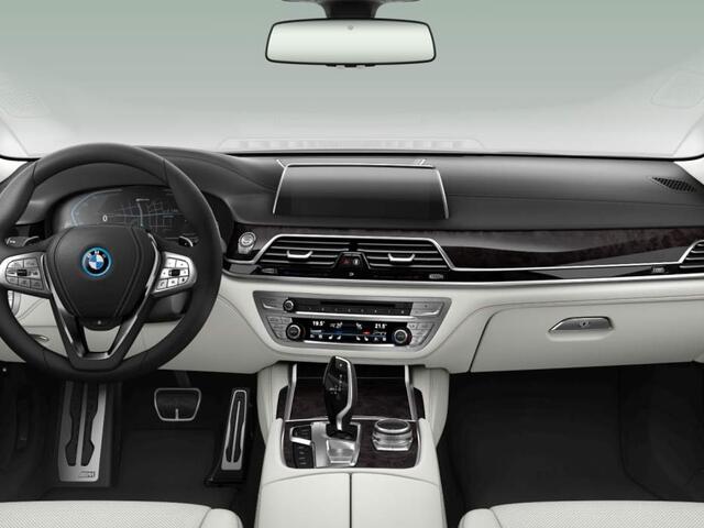 BMW 7-SERIE 745e M-Sport | Massage | TV | CoPilot – foto 2