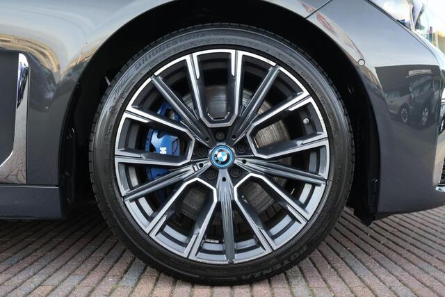 BMW 7-SERIE 745e High Executive | Schuif/Kantel Dak | Active Steering | Comforttoegang | Soft-Close | Driving Assistant Professional | Parking Assistant Plus | Harman Kardon | Head-Up |