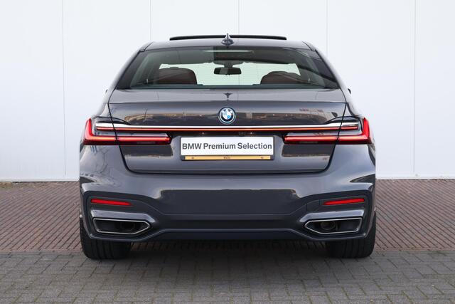 BMW 7-SERIE 745e High Executive | Schuif/Kantel Dak | Active Steering | Comforttoegang | Soft-Close | Driving Assistant Professional | Parking Assistant Plus | Harman Kardon | Head-Up |