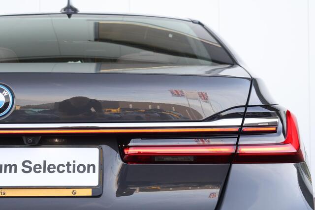 BMW 7-SERIE 745e High Executive | Schuif/Kantel Dak | Active Steering | Comforttoegang | Soft-Close | Driving Assistant Professional | Parking Assistant Plus | Harman Kardon | Head-Up |