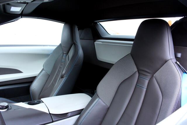 BMW I8 Roadster 1.5 375pk NAP HUD DAB LEDER CAMERA NAV BT '19