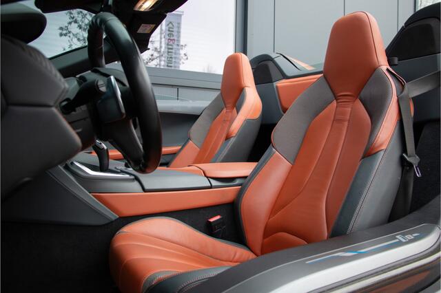BMW I8 Roadster 1/200 First Edition | Dealer OH. | Head Up | Harman Kardon | 360 Camera | Apple Carplay | Cruise Control | Laserlight | Ambiance Verlichting | BMW Display Key | Alarm | Interieurlijsten Drycarbon | DAB+ | 20"|Lichtpakket |