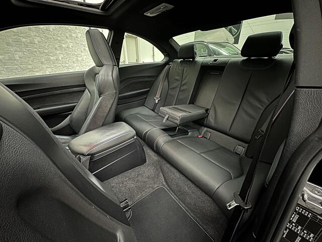 BMW M2 2-serie Coupé Competition | M-Drivers Pack | NL-auto | nap | Schuifdak | HK Sound | Memory | Camera | 32400,= Ex. BTW, Ex 9500,= Rest Bpm.